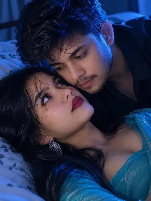Romantic Midnight Love 💙❤️ | Beautiful Couple Close-Up